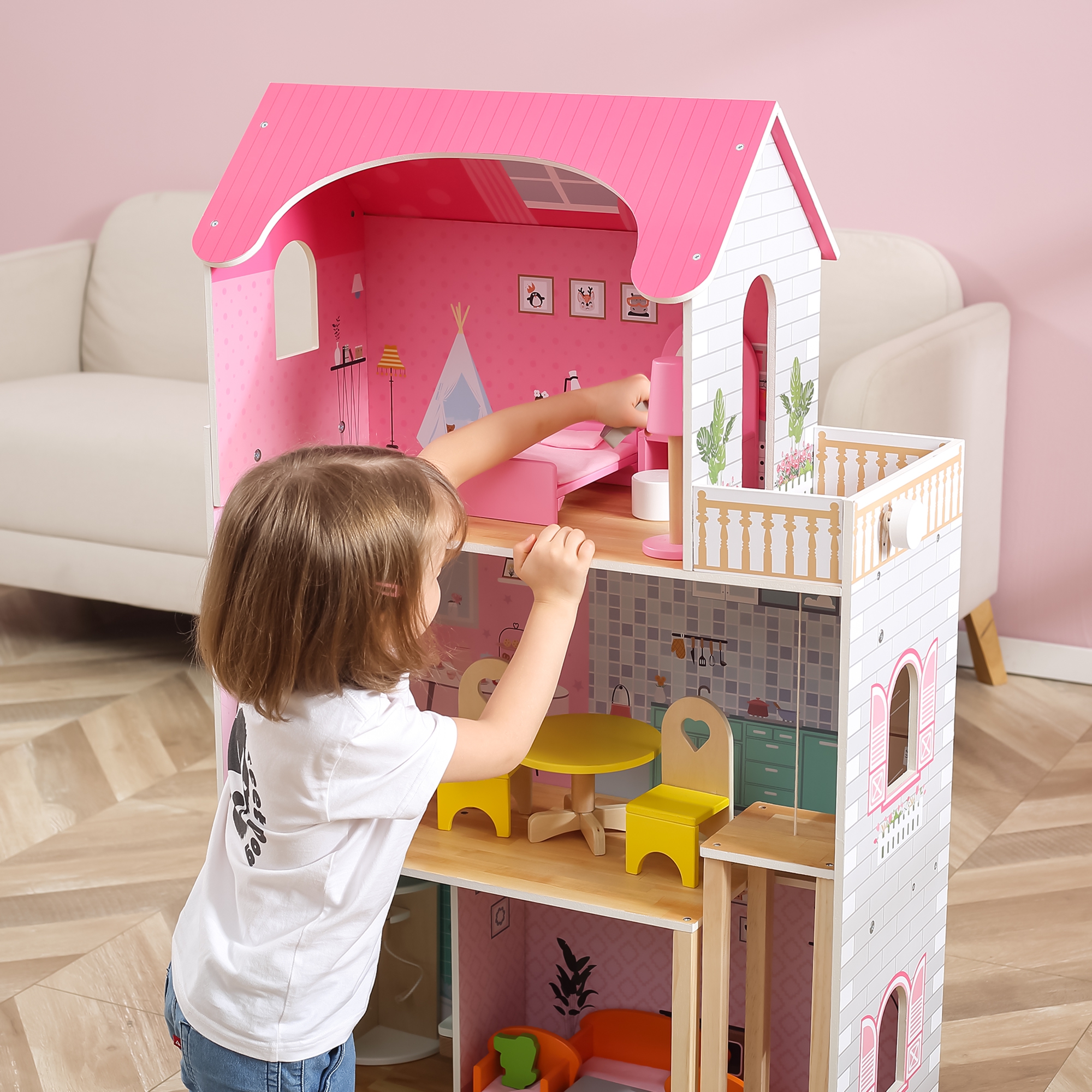Duży drewniany domek dla lalek