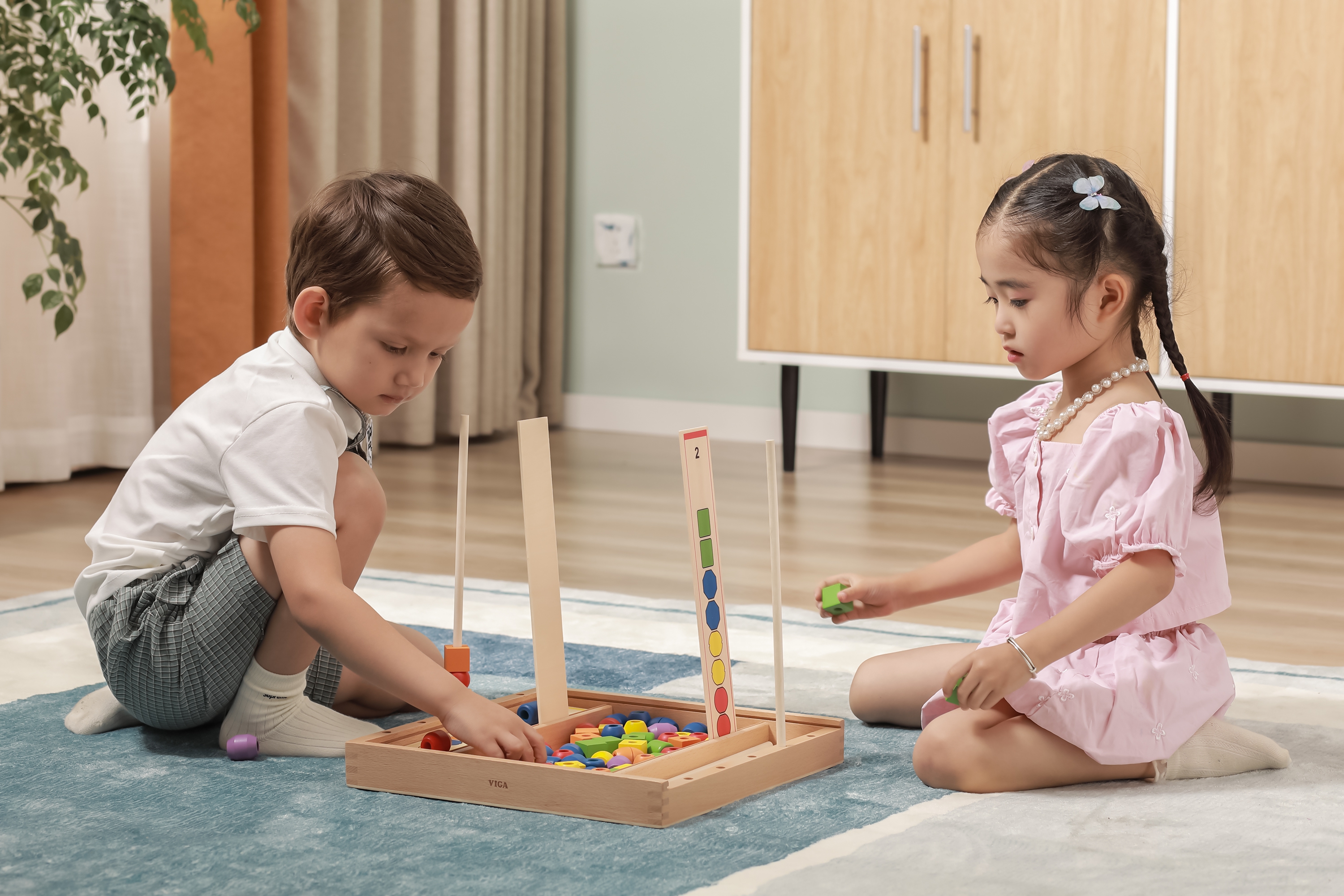 Drewniana gra edukacyjna logiczne koraliki 104 elementy montessori