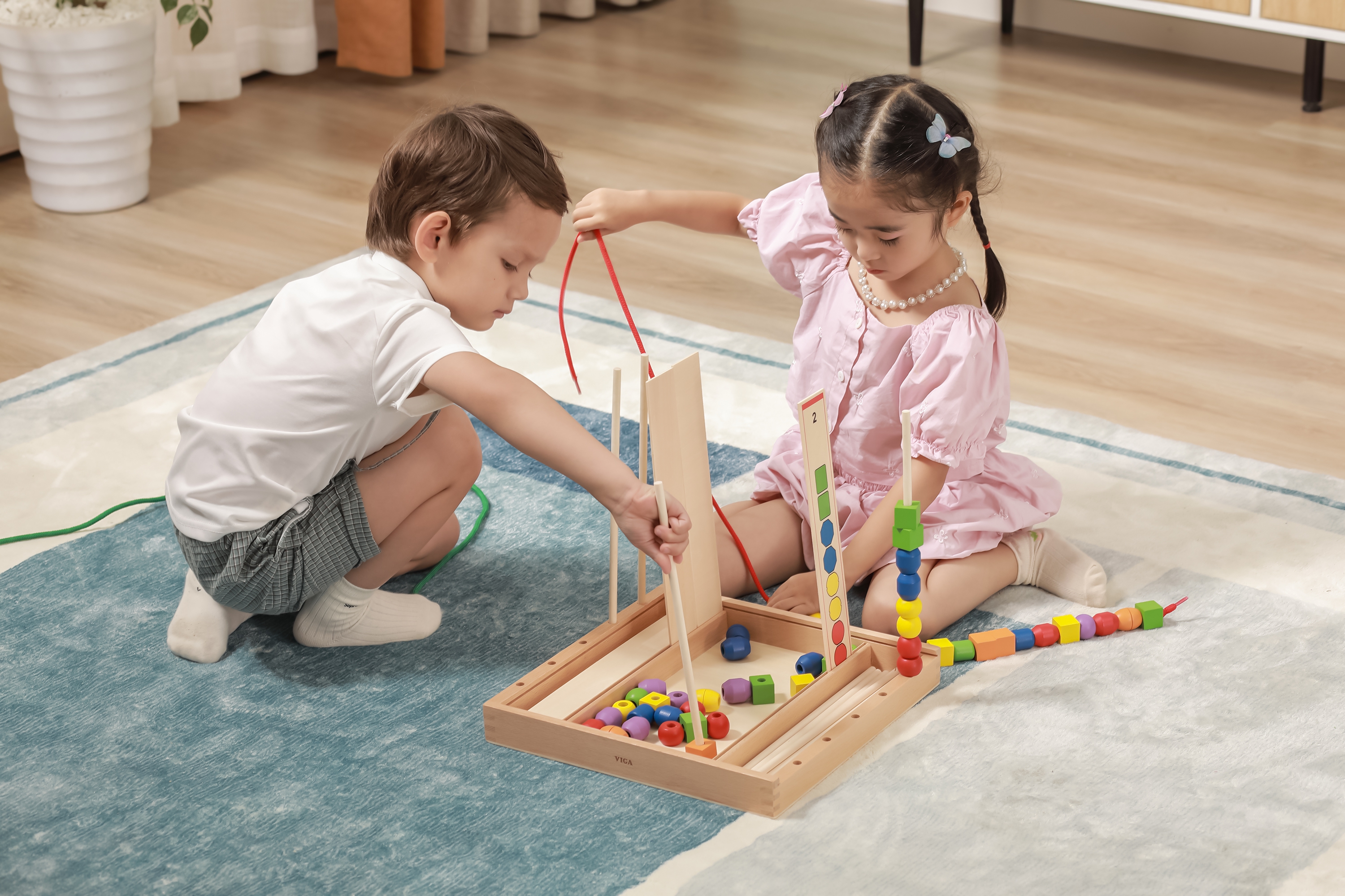 Drewniana gra edukacyjna logiczne koraliki 104 elementy montessori