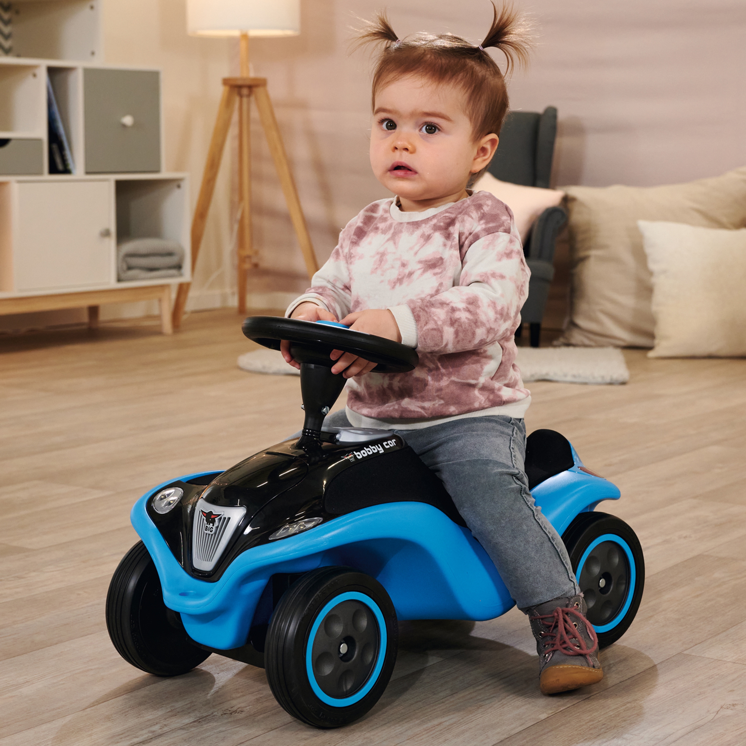 Jeździk next blue bobby car z klaksonem i światłami