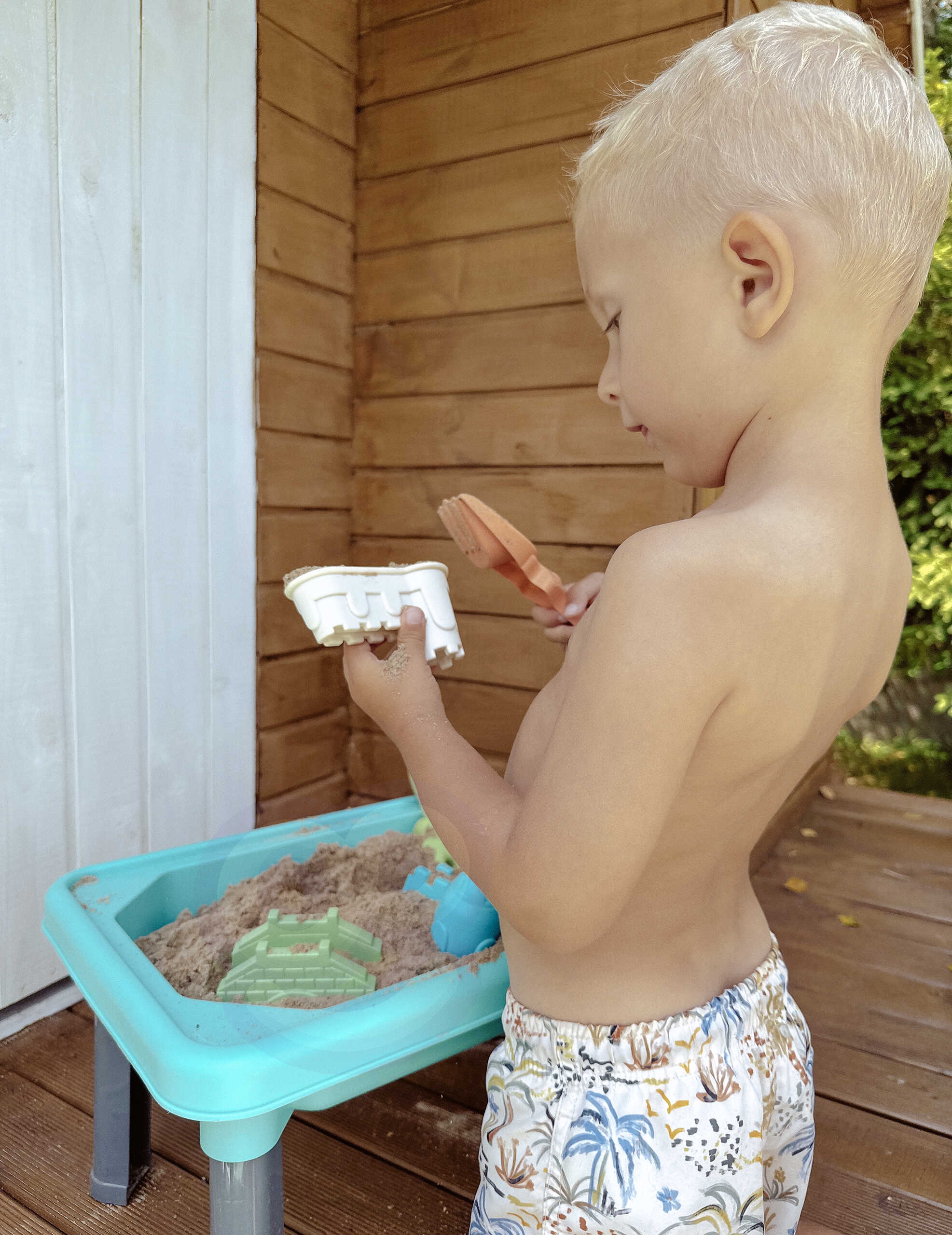 Magiczny Stolik 3w1: Woda, Piasek i Rybki!