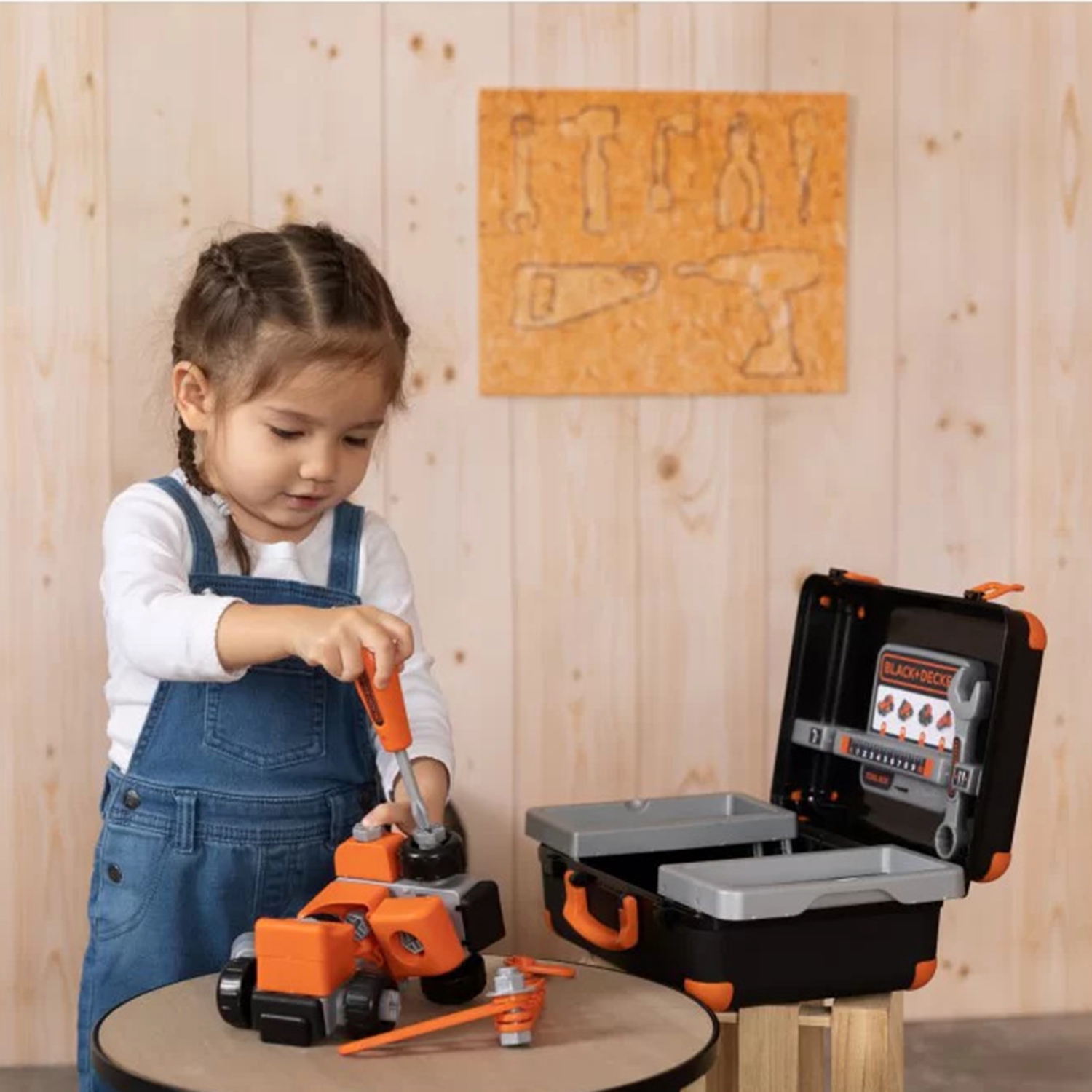 SMOBY Black & Decker Walizka z Narzędziami + Samochód w Częściach