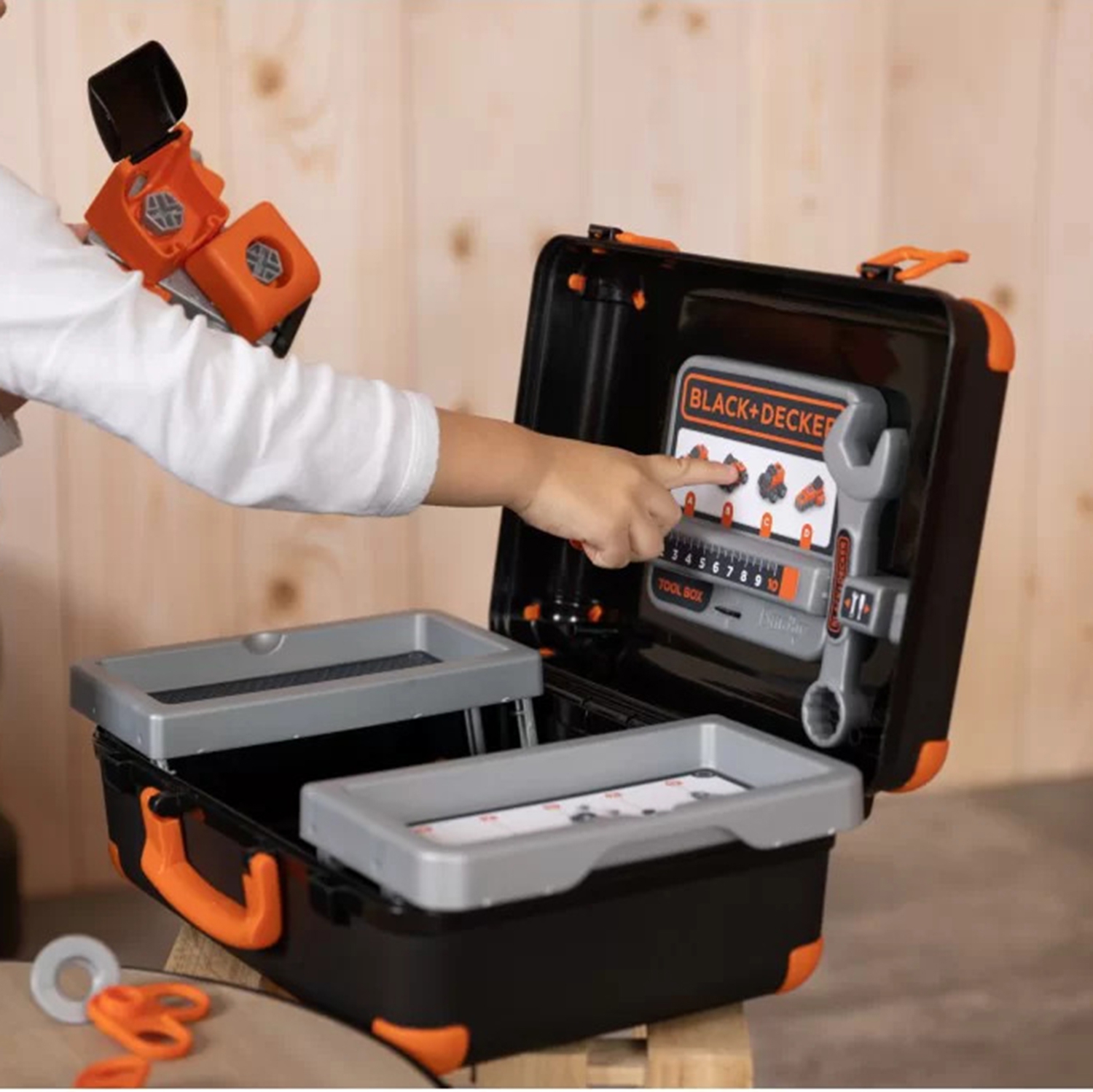 Black &amp; decker walizka z narzędziami + samochód w częściach
