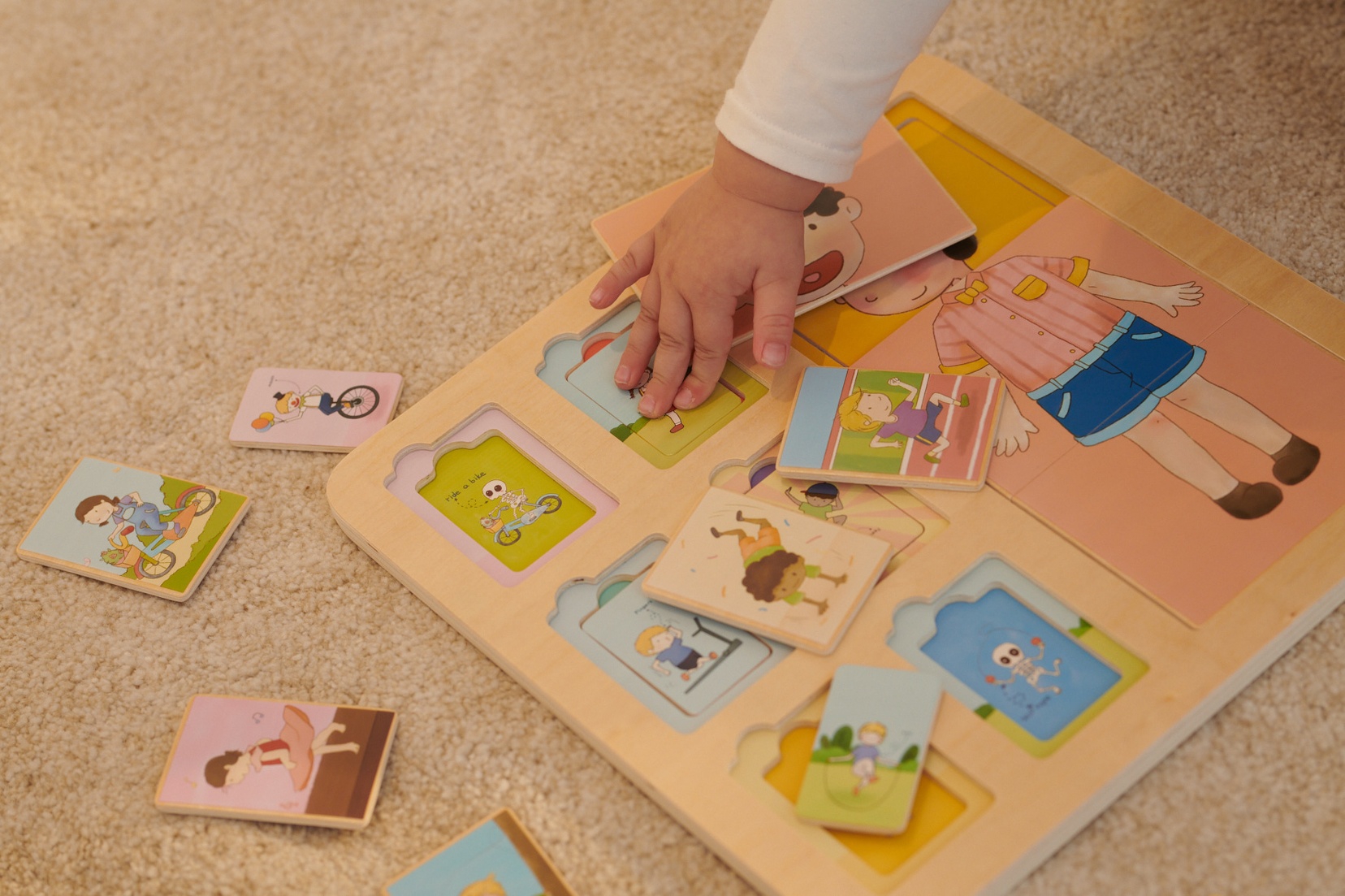 Tablica edukacyjna ciało ludzkie układanka klocki puzzle dla dzieci dopasuj montessori 19 el.