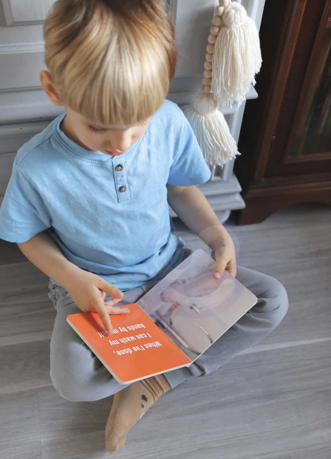 Edukacyjne pudełko montessori układanka liczydło tablica pogody 6w1 od 3 lat