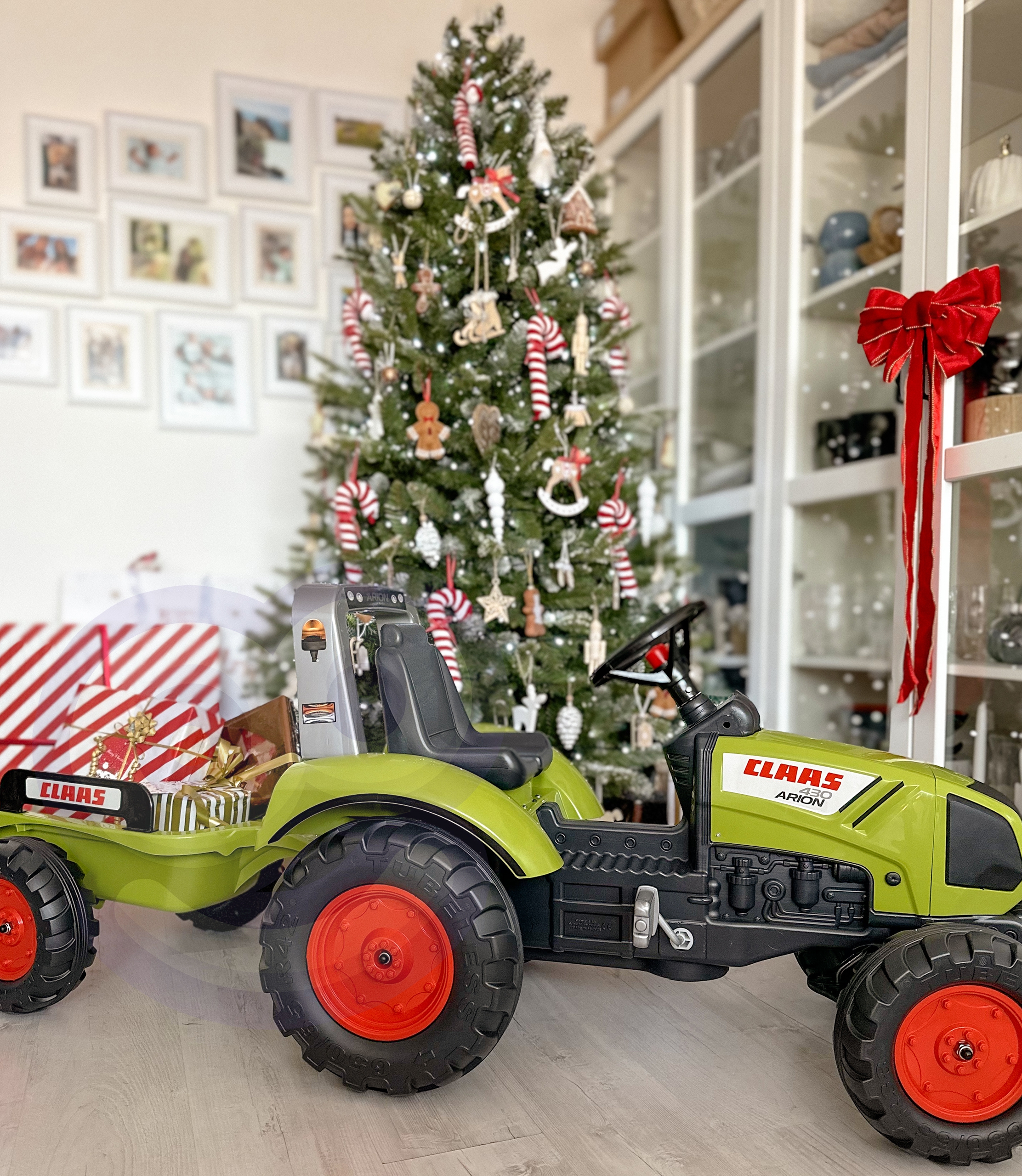 Traktor na pedały claas duży z przyczepką od 3 lat
