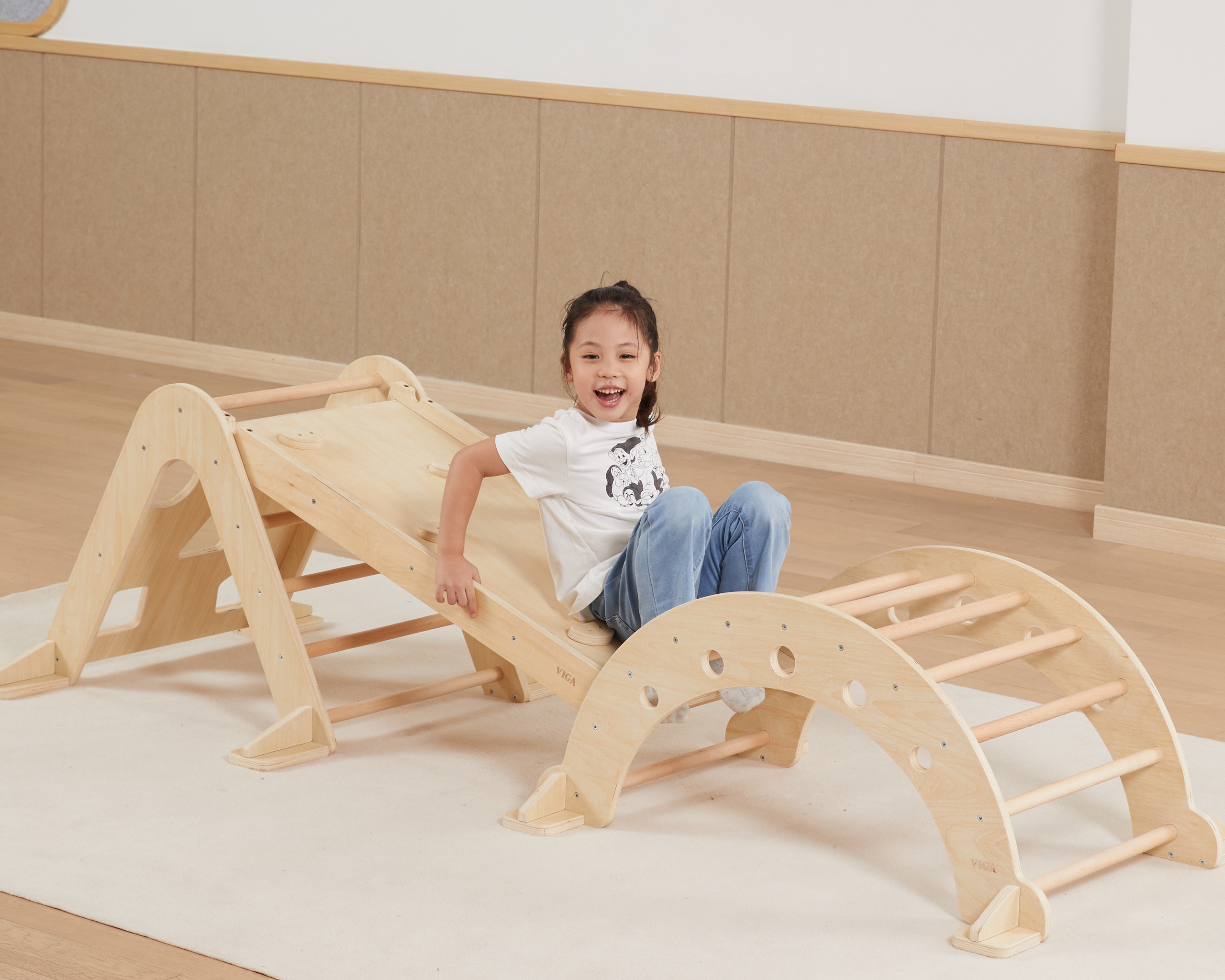 Drewniany bujak naturalny montessori