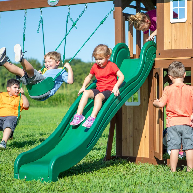 Drewniany plac zabaw lakewood huśtawki zjeżdżalnia domek