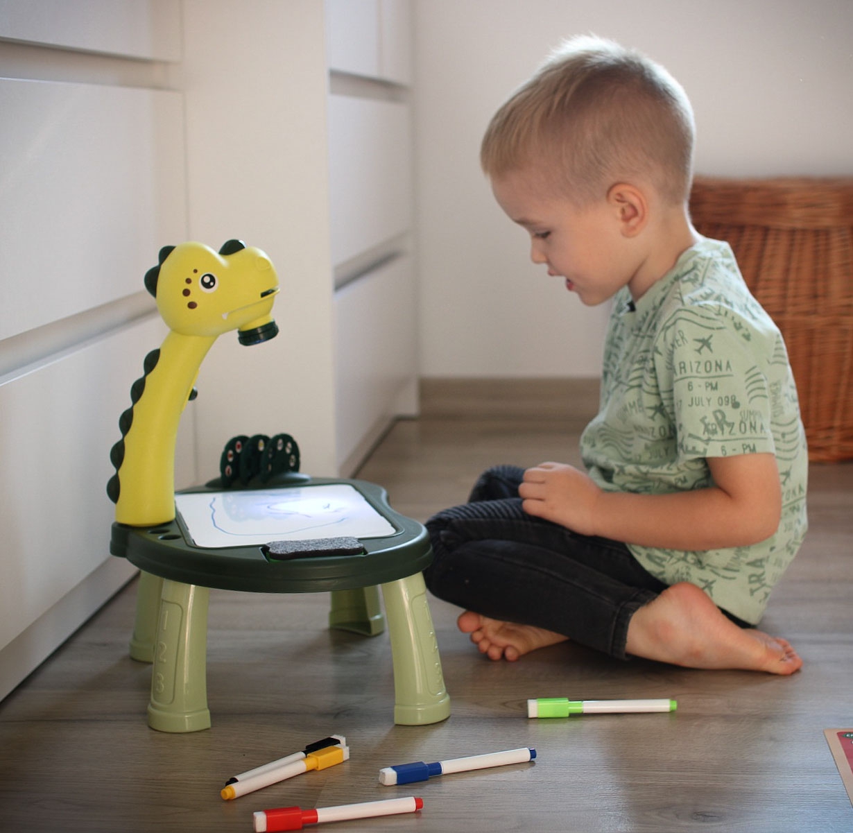 Tablica do rysowania projektor dinozaur 24 wzory + 2 gry