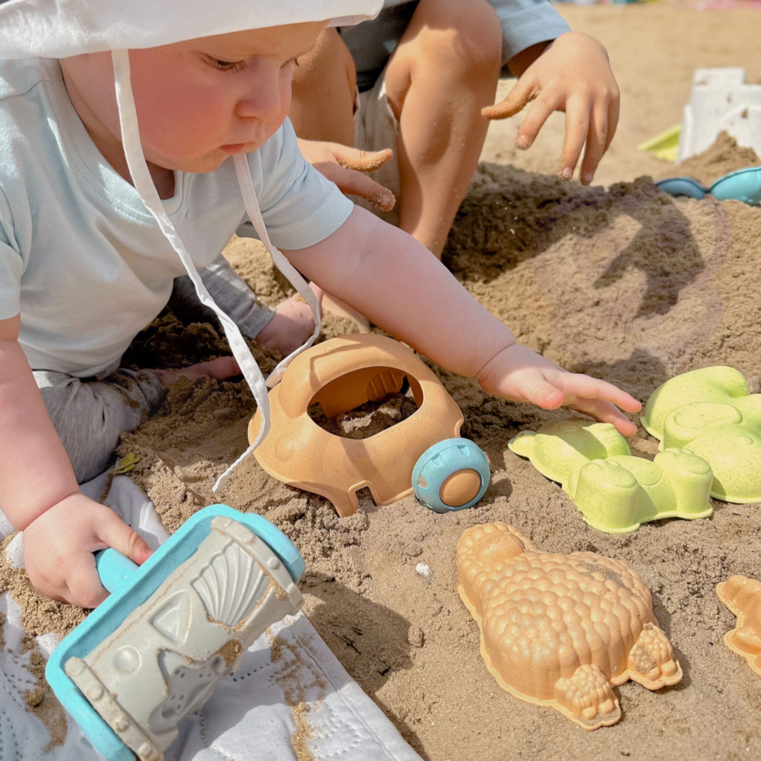 WOOPIE GREEN Zestaw do Piasku z Wiaderkiem i Samochodzikiem 10 el. BIODEGRADOWALNY ORGANICZNY MATERIAŁ