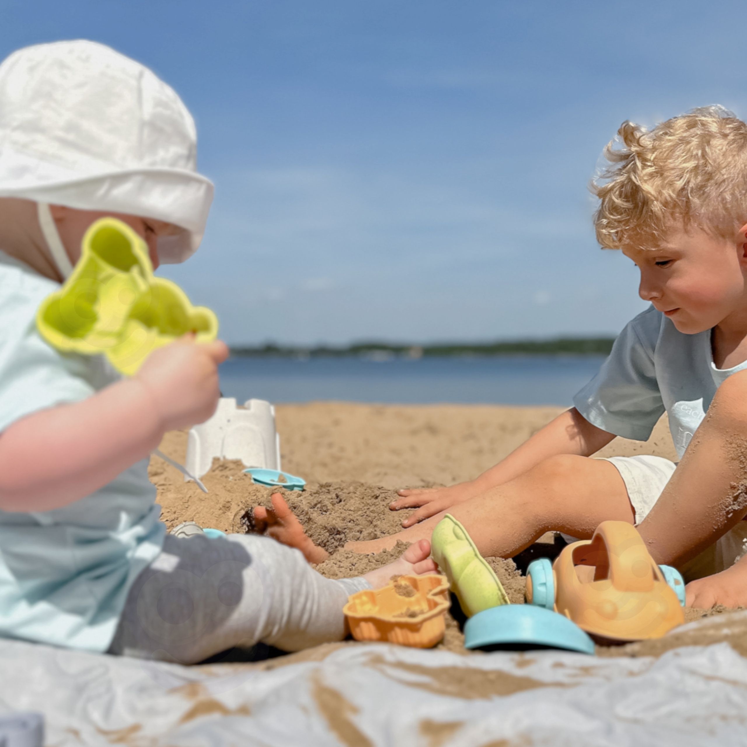 WOOPIE GREEN Zestaw do Piasku z Wiaderkiem i Samochodzikiem 10 el. BIODEGRADOWALNY ORGANICZNY MATERIAŁ