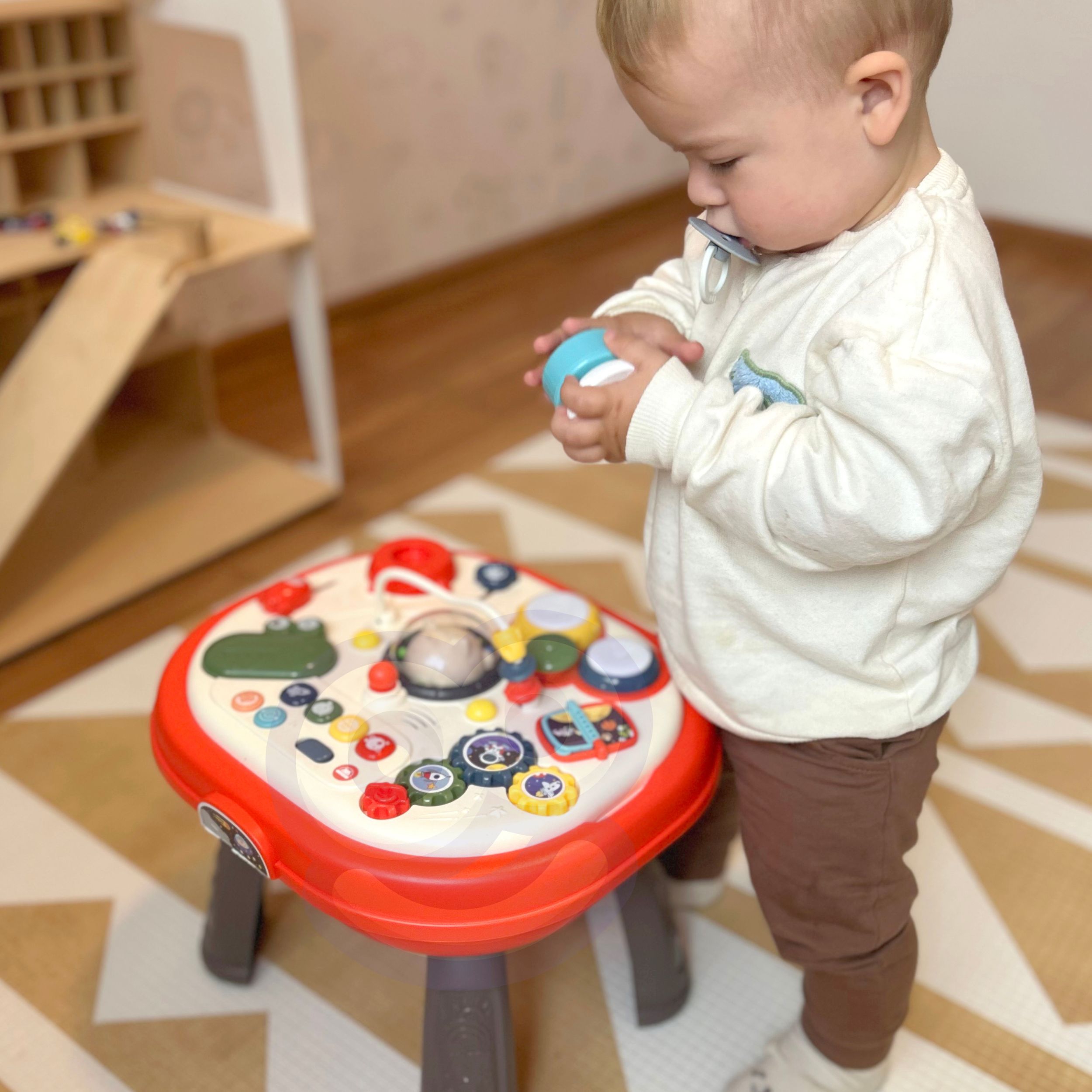 Stolik edukacyjny interaktywny kosmos