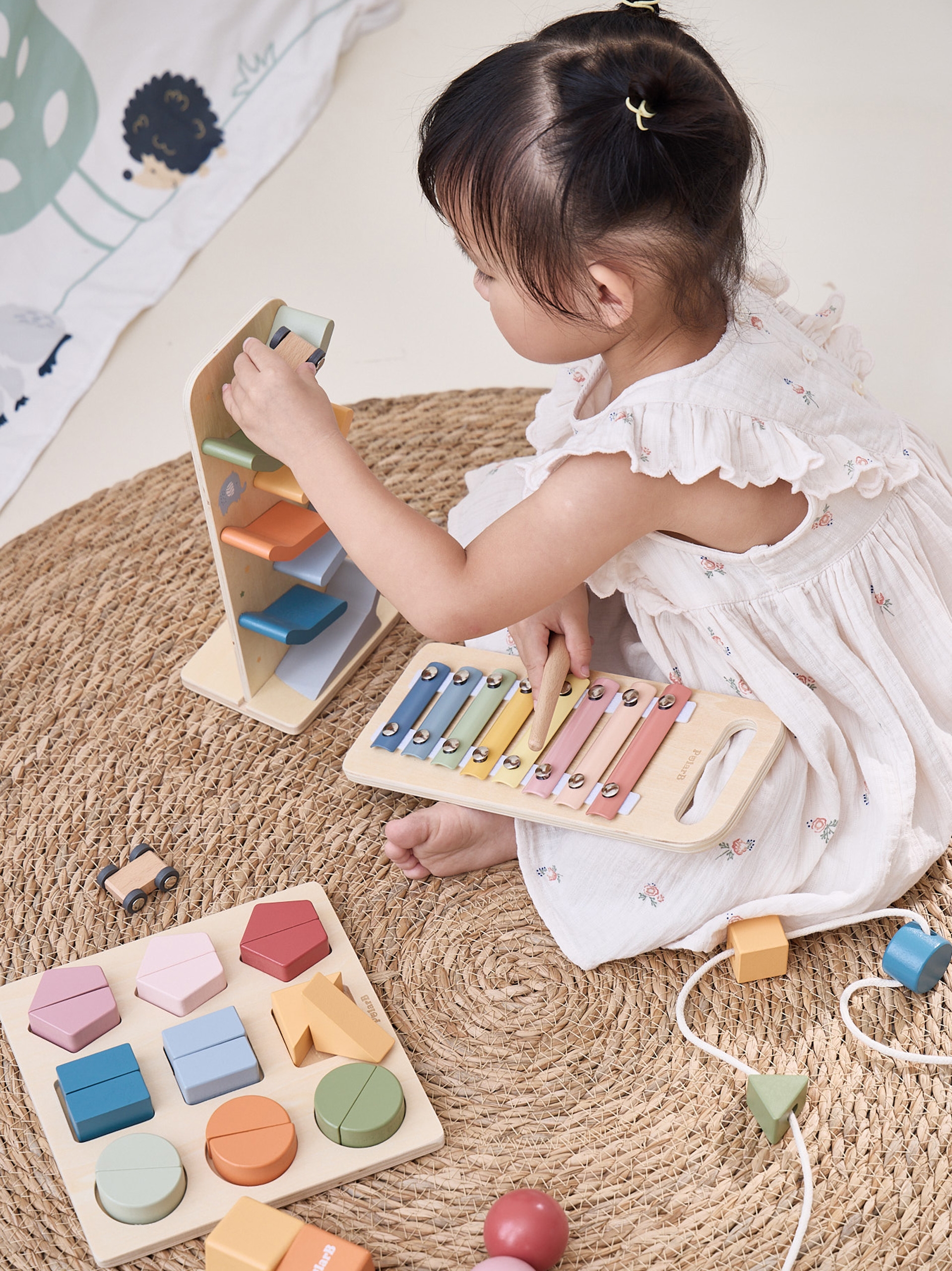 Zestaw zabawek edukacyjnych pudełko box od 18 miesiąca do 24 miesiąca