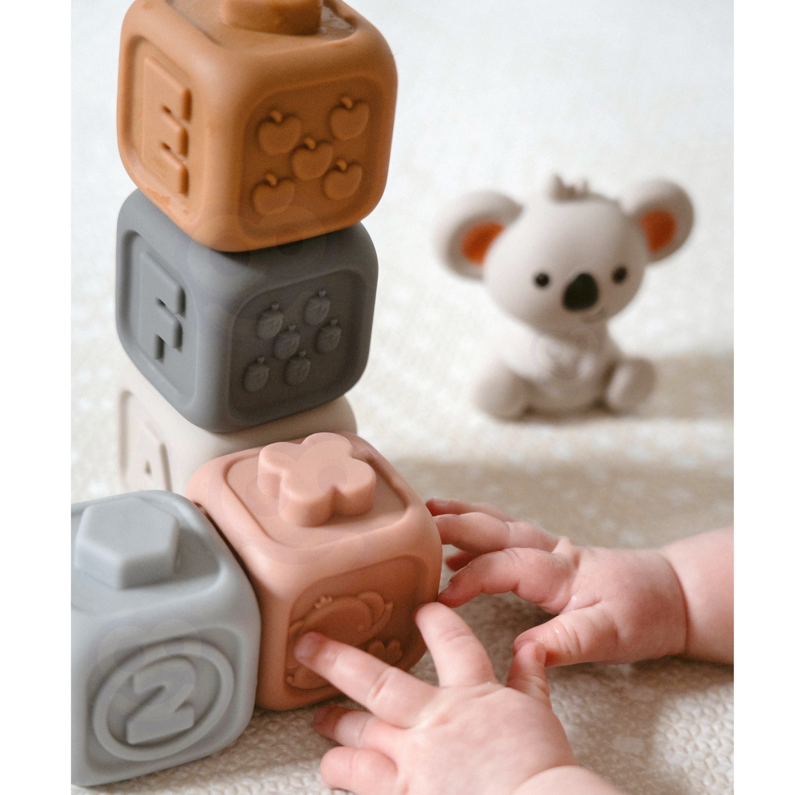 Baby zestaw edukacyjna piramdka klocki sensoryczne 2w1 gryzak cyferki