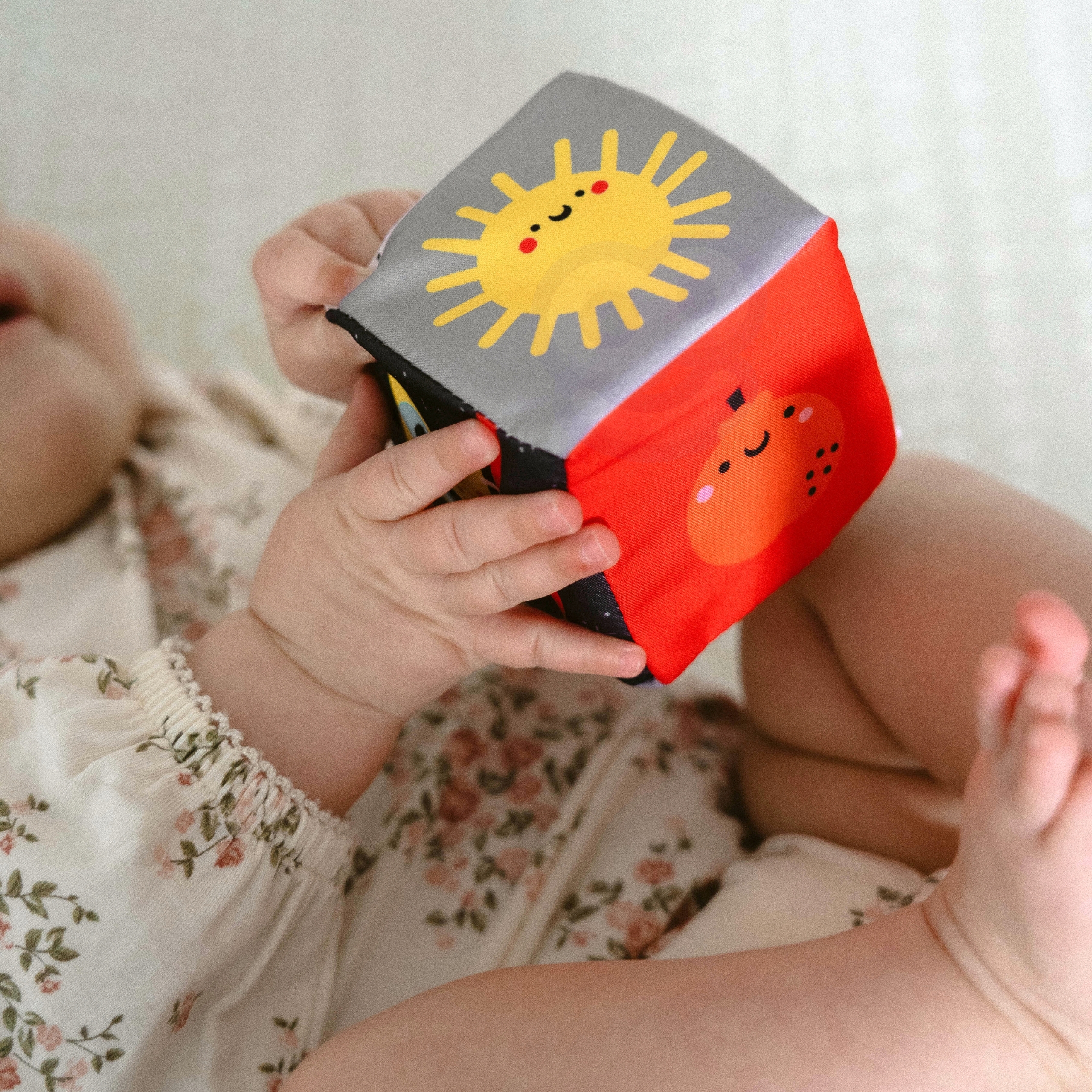 Box pudełko xxl montessori edukacyjne 6w1 sensoryczne 3-4 mies