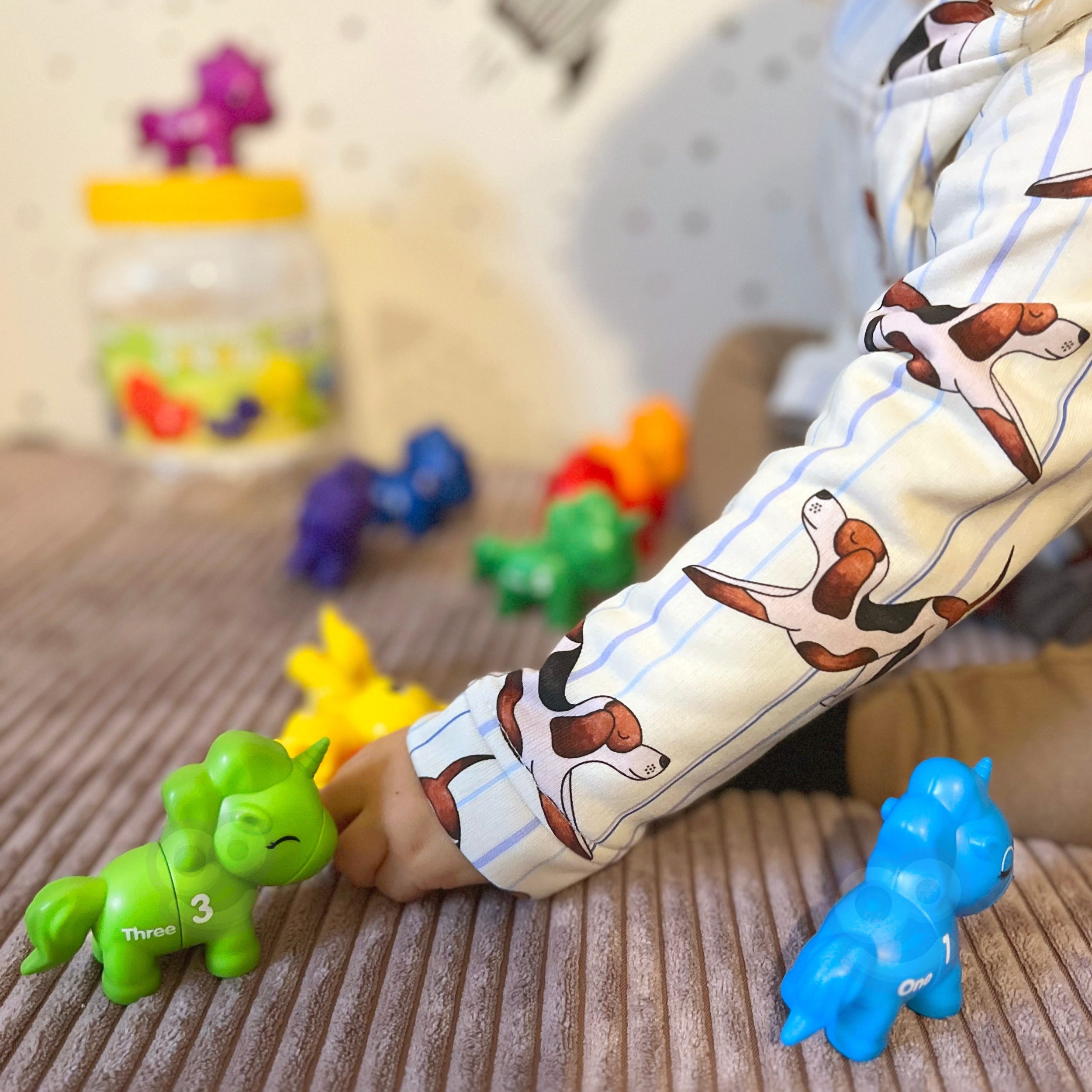 Zestaw nauka liczb kolorów montessori figurki jednorożce do składania "dopasuj cyferki" 13 el.