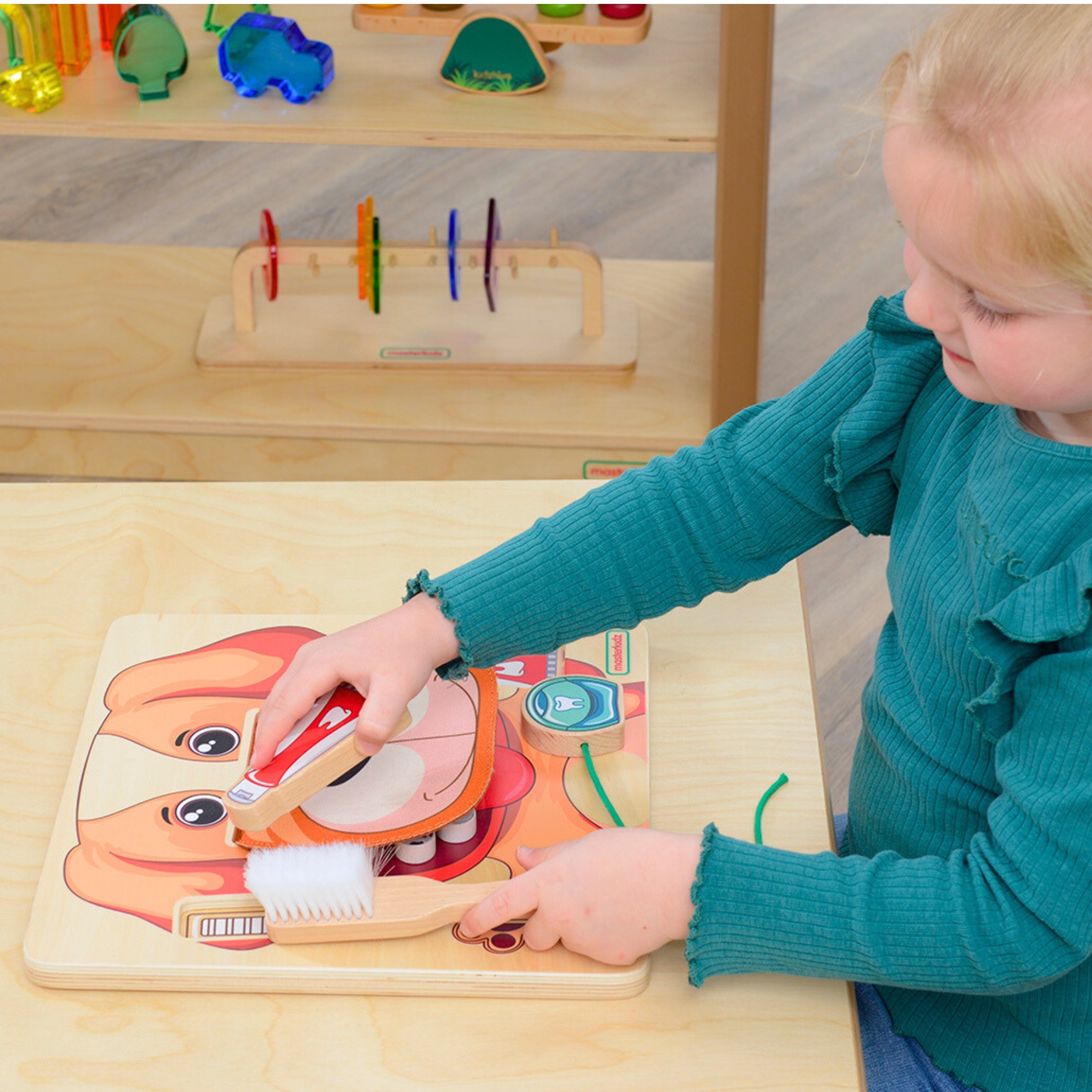 Nauka zdrowej higieny jamy ustnej na przykładzie pieska - tablica ścienna edukacyjna montessori