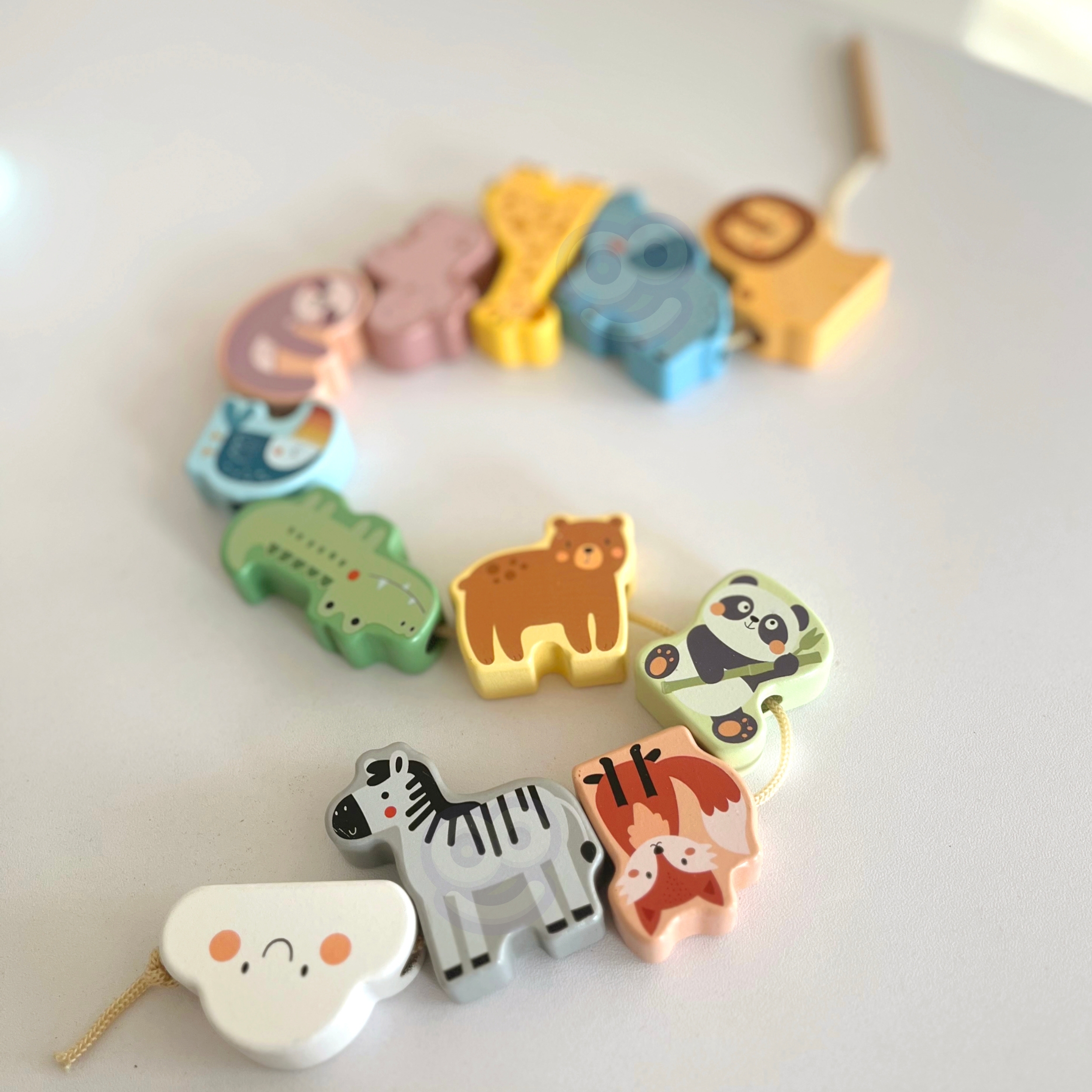 Drewniana nawlekanka klocki przeplatanka zoo montessori 13 el.