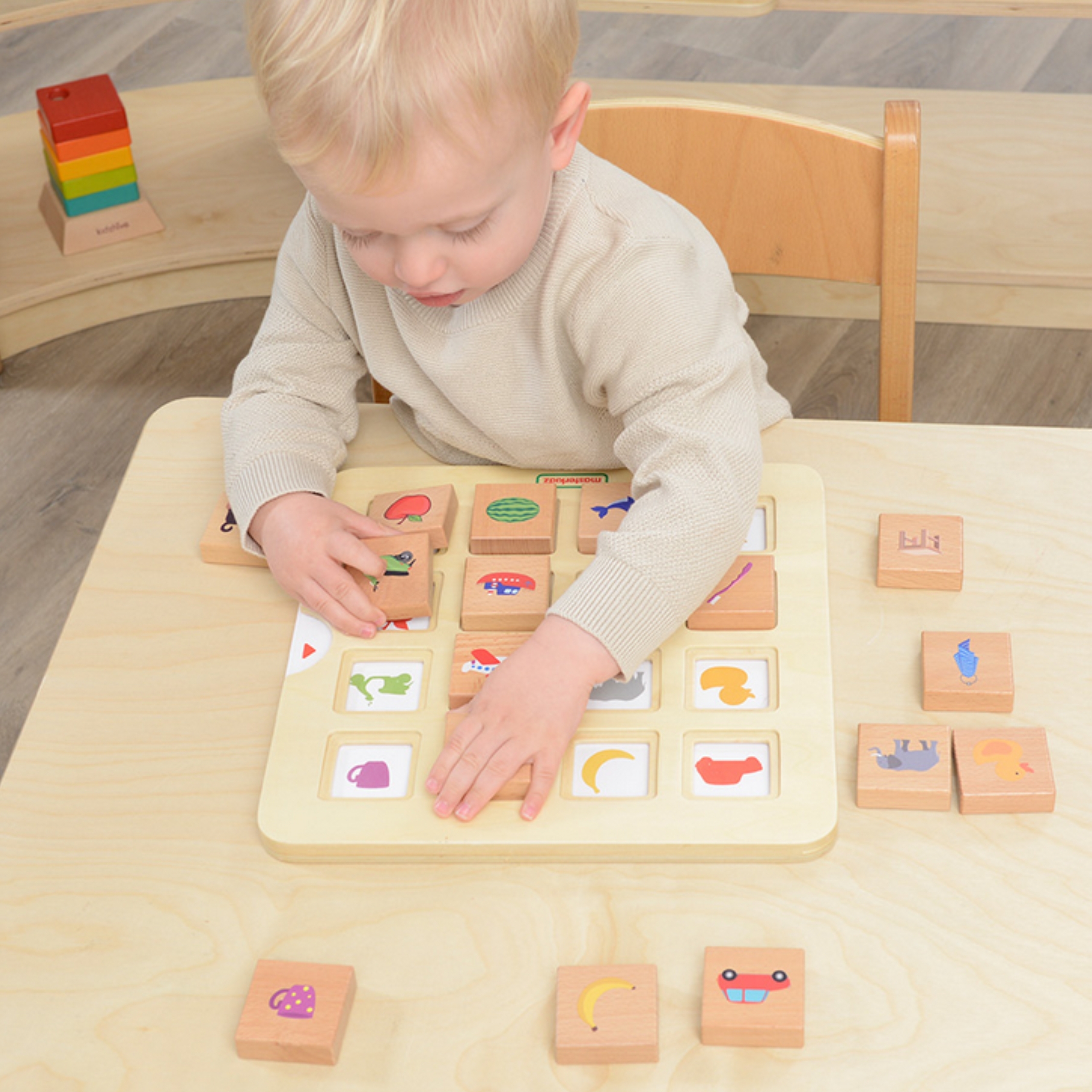Gra dopasuj cienie łączenie w pary rozpoznawanie przedmiotów montessori