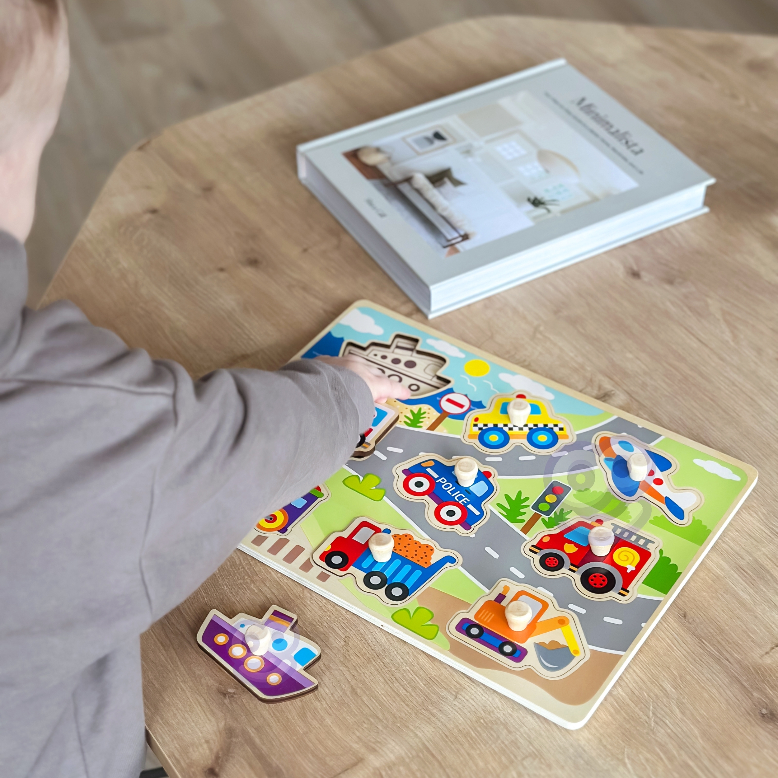 Drewniane puzzle montessori transport pojazdy z pinezkami do dopasowania
