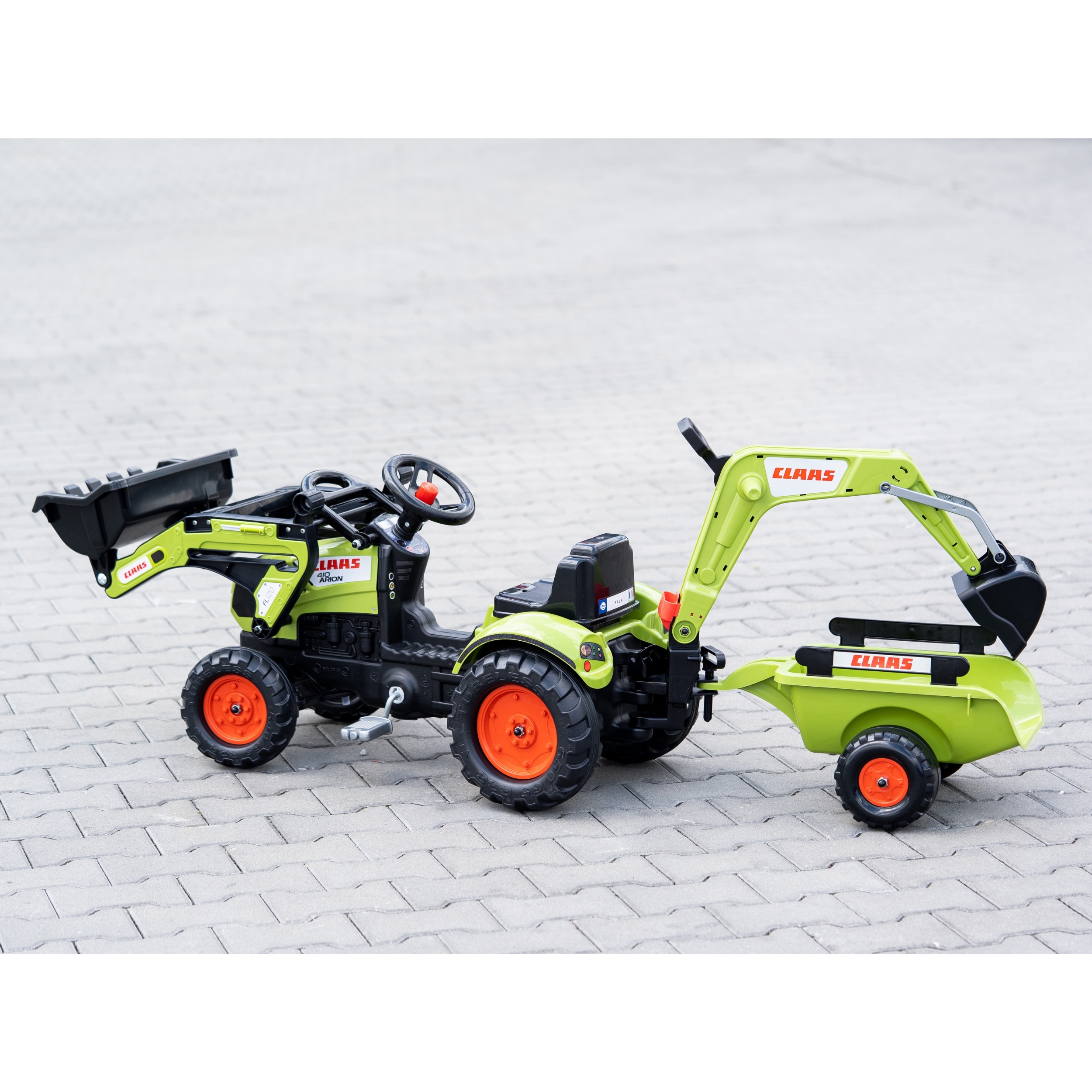 Traktor z przyczepą claas arion backhoe łyżka + ładowarka od 2 lat