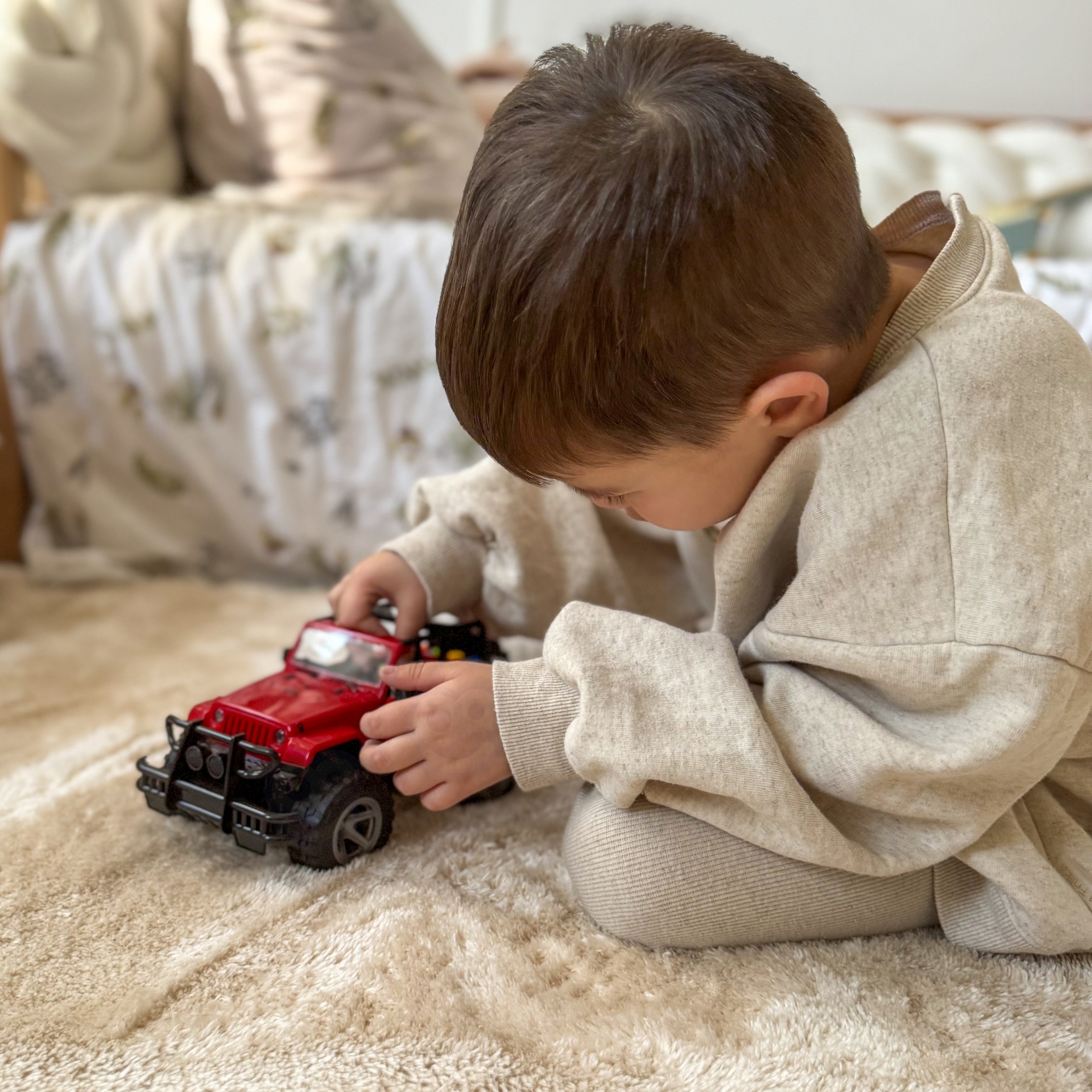 Jeep auto samochód terenowy z dźwiękiem i światłem