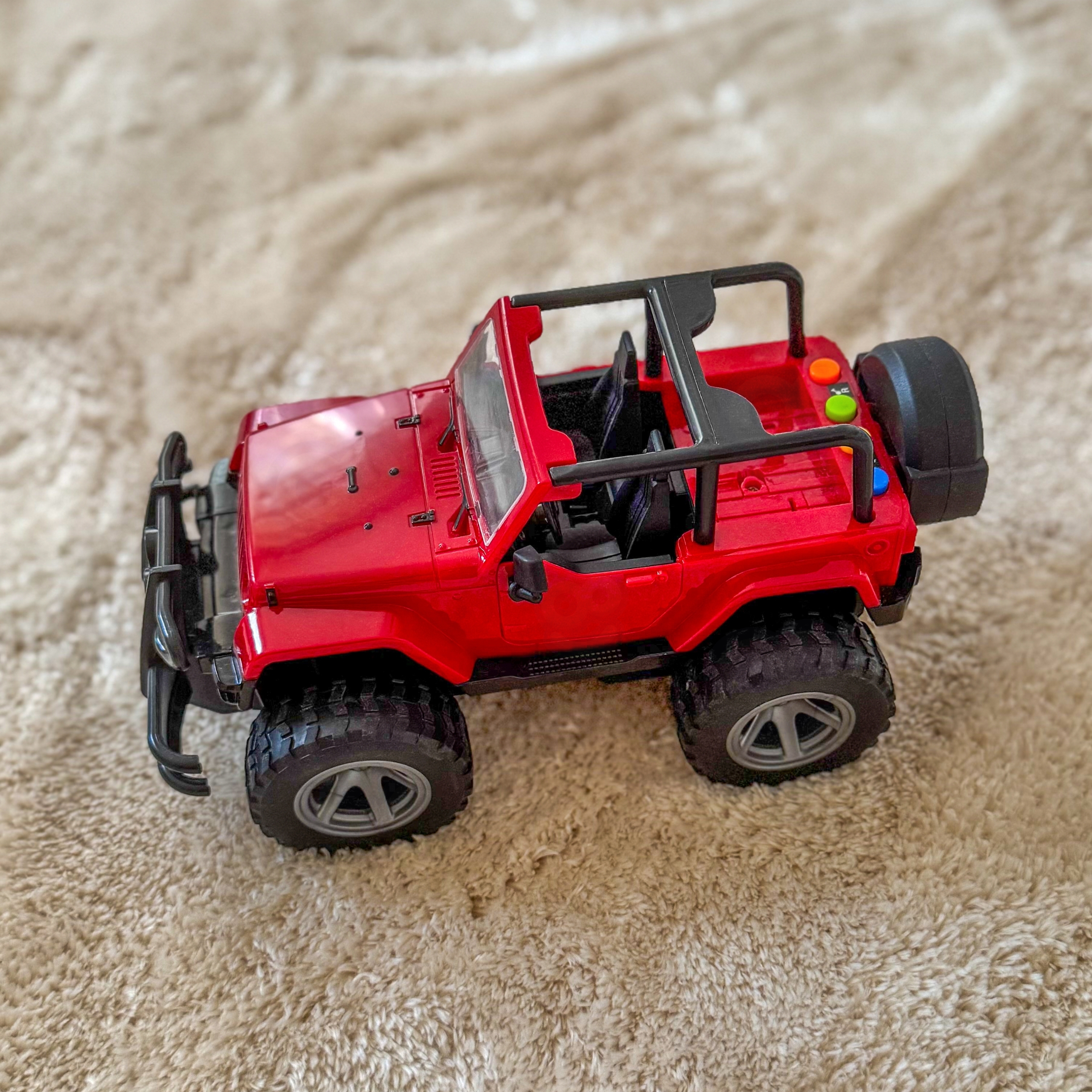 Jeep auto samochód terenowy z dźwiękiem i światłem