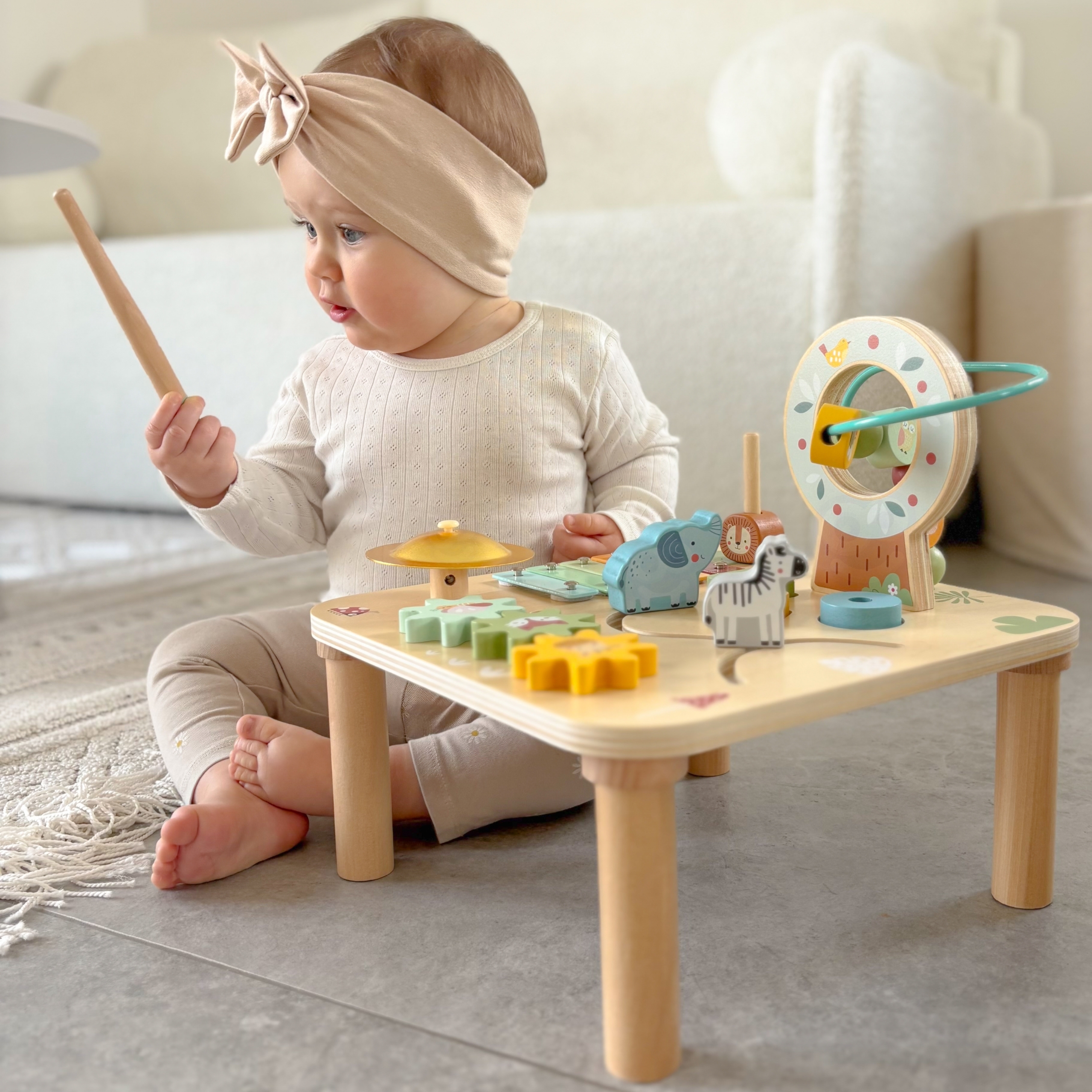 Drewniany stolik edukacyjny muzyczny labirynt sensoryczny 5w1