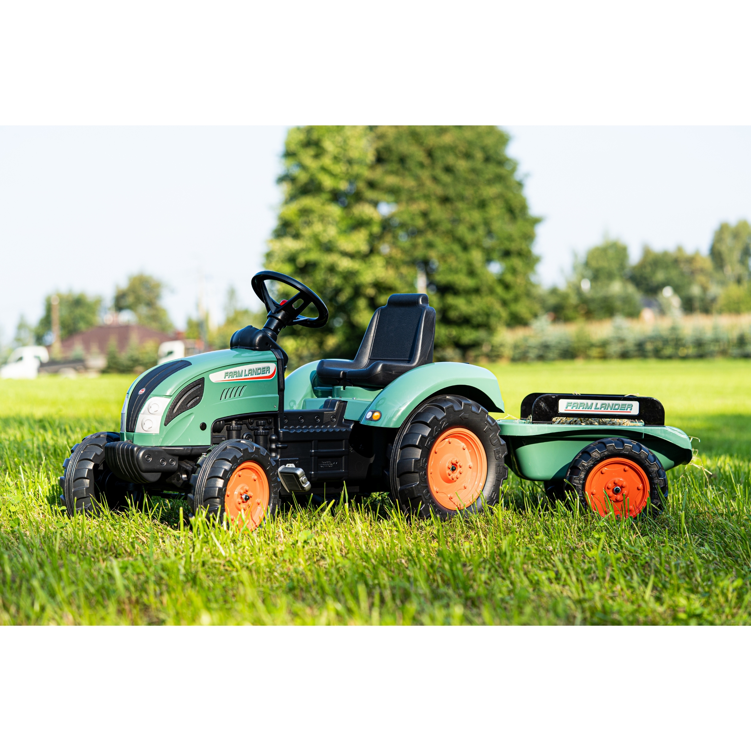 Traktor lander zielony na pedały z przyczepką od 3 lat