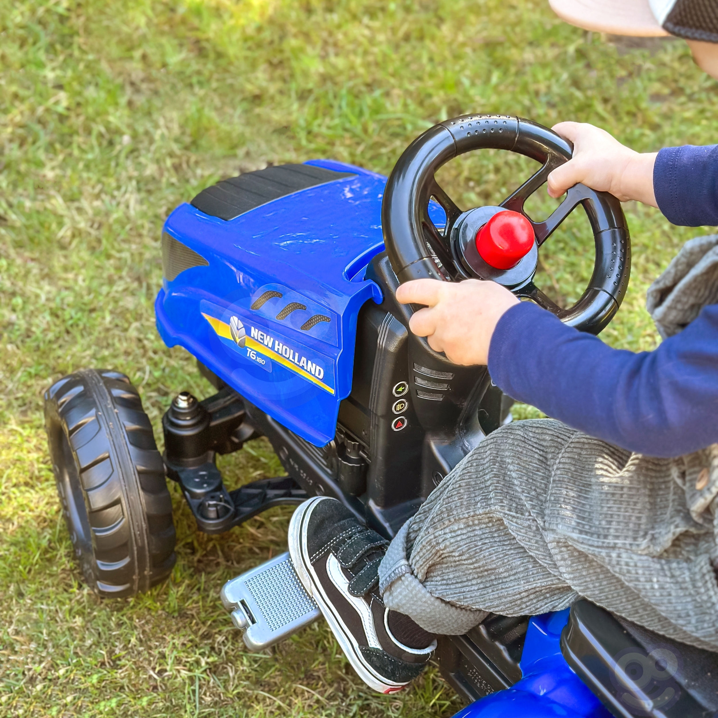Traktor na pedały new holland duży z przyczepką + otwierana maska od 2 lat