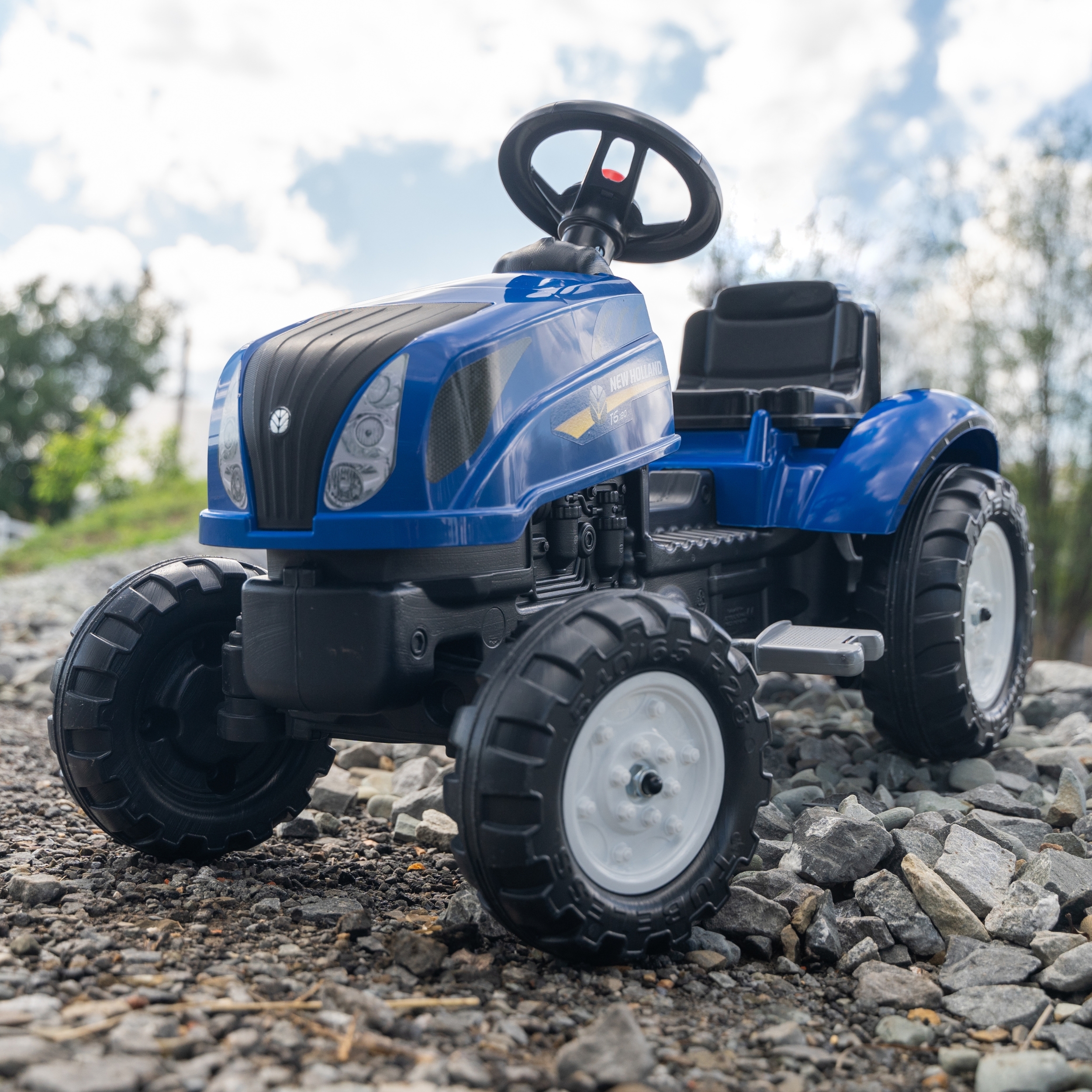 Traktor na pedały new holland duży z przyczepką + otwierana maska od 2 lat