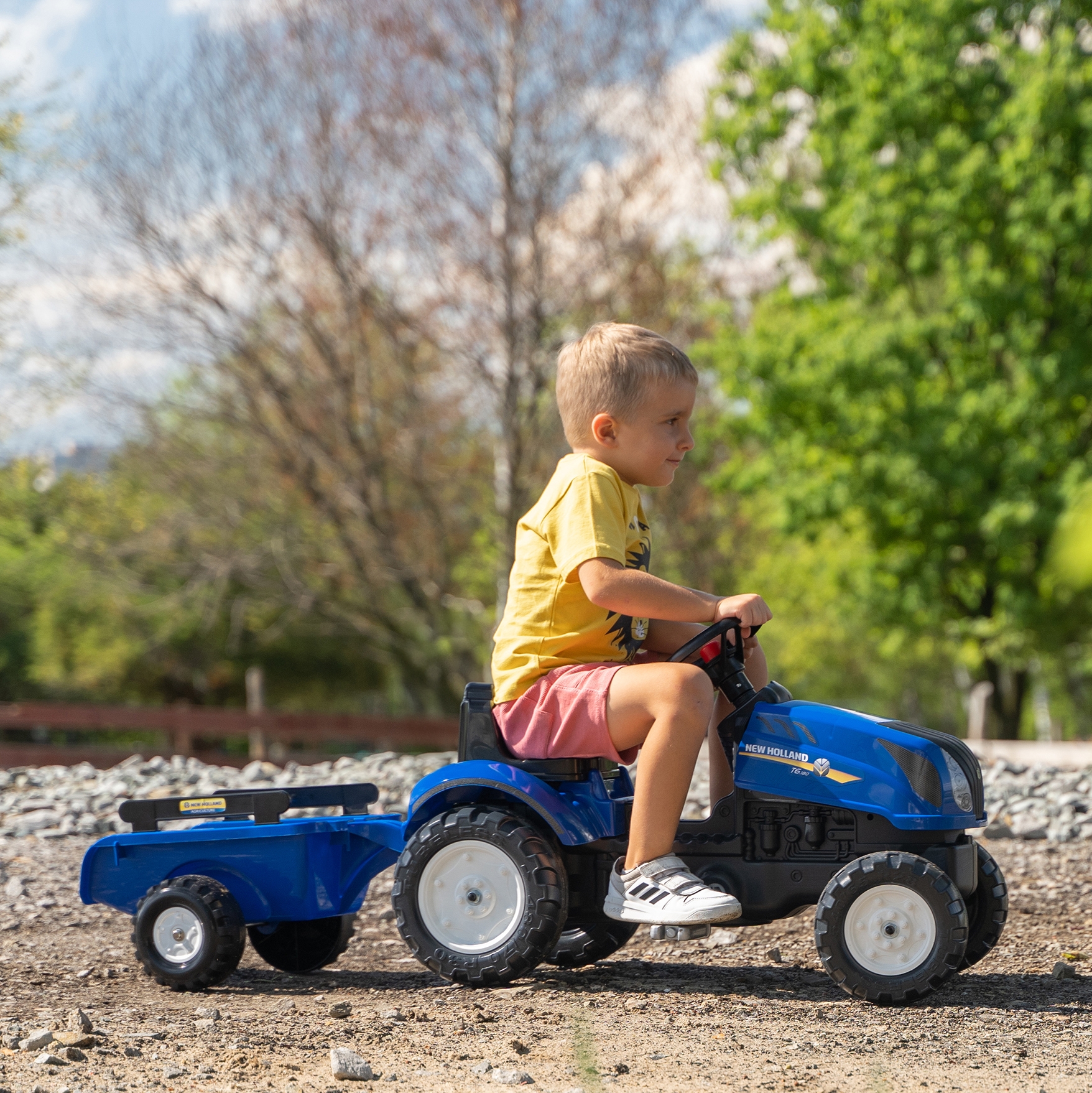 Traktor na pedały new holland duży z przyczepką + otwierana maska od 2 lat