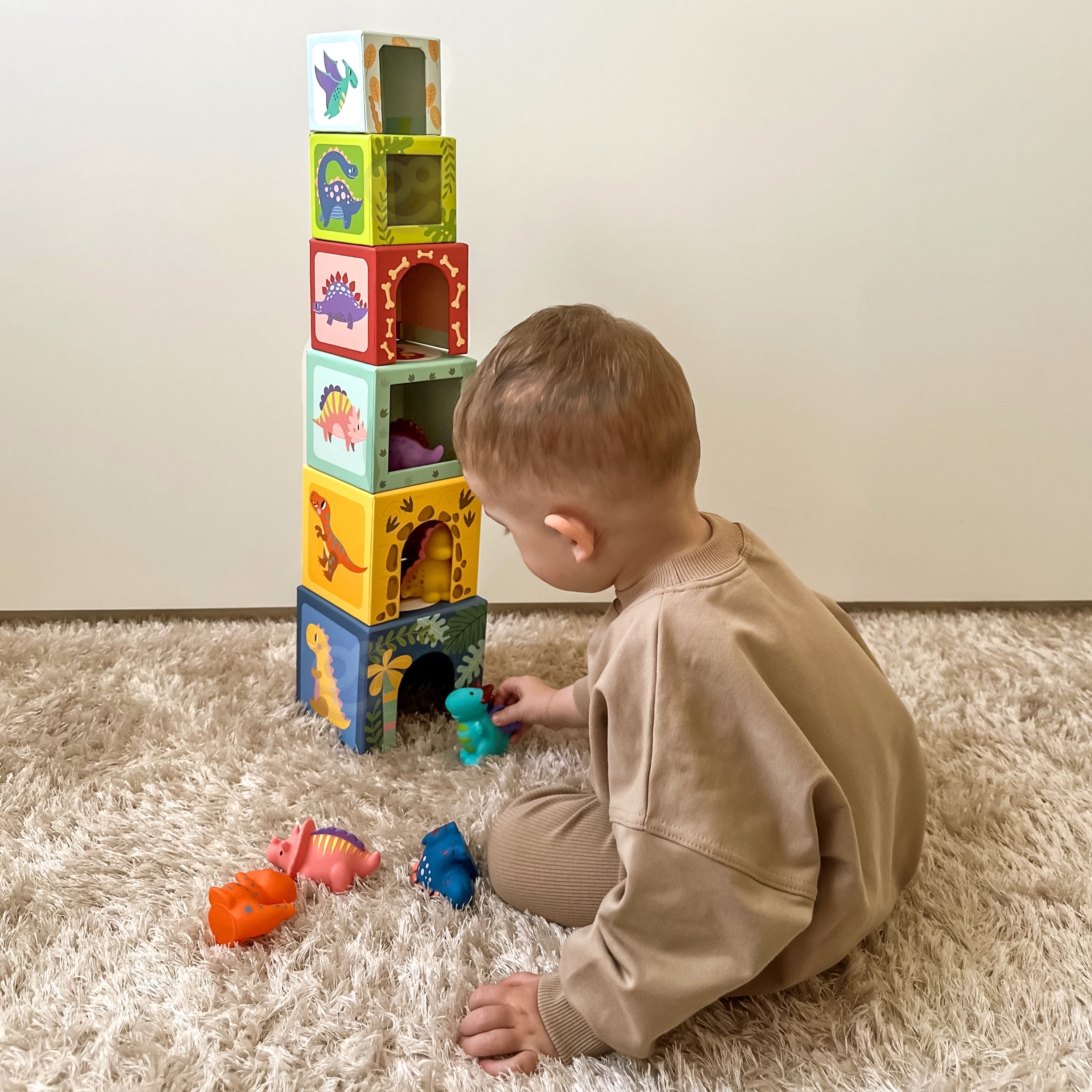 Drewniane klocki układanka edukacyjna + 6 figurek do zabawy 12 el.