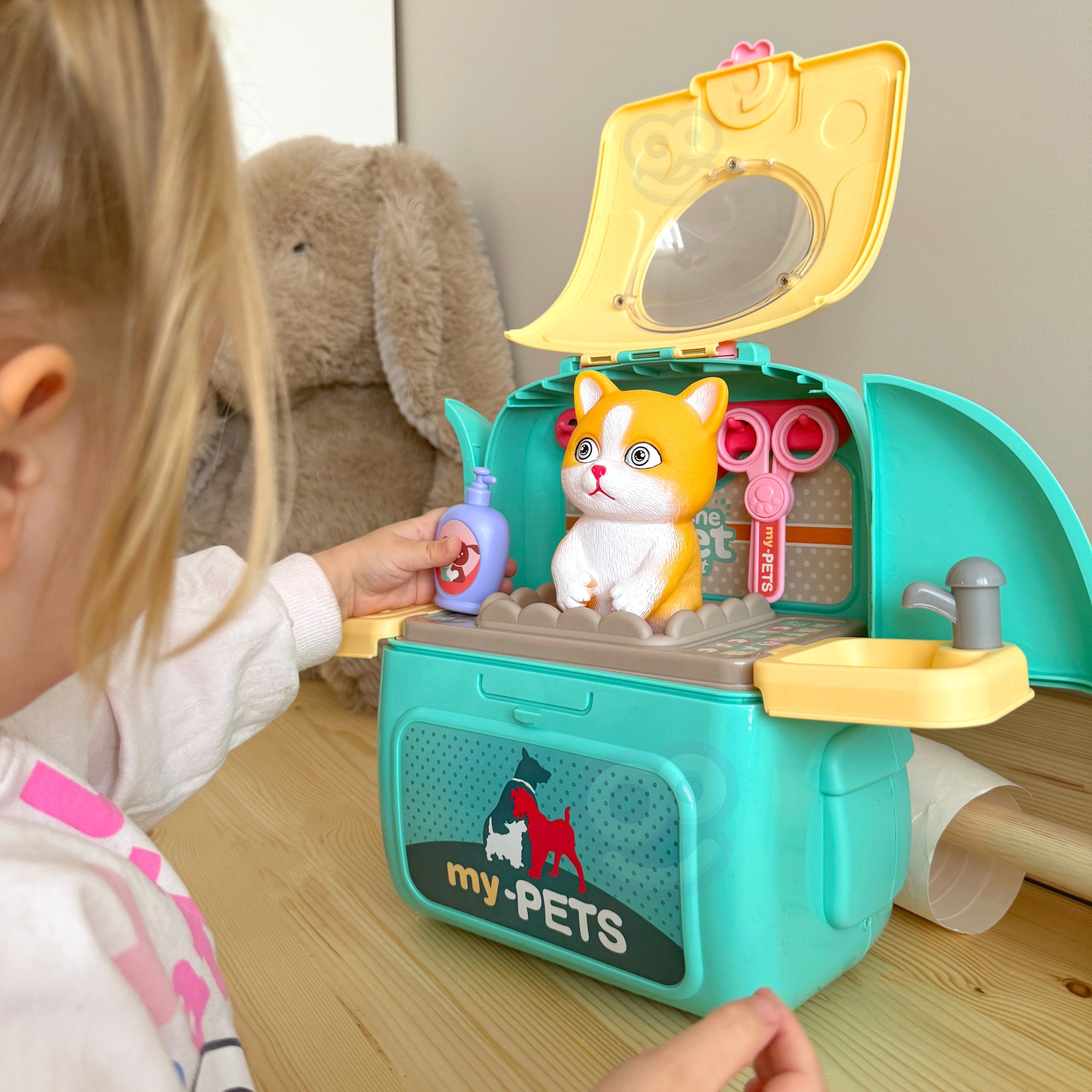 Kotek przenośny salon piękności 2w1 w plecaku transporter